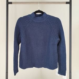 BANANA REPUBLIC CHUNKY HIGH, CREW NECK SWEATER IN NAVY, SIZE SMALL